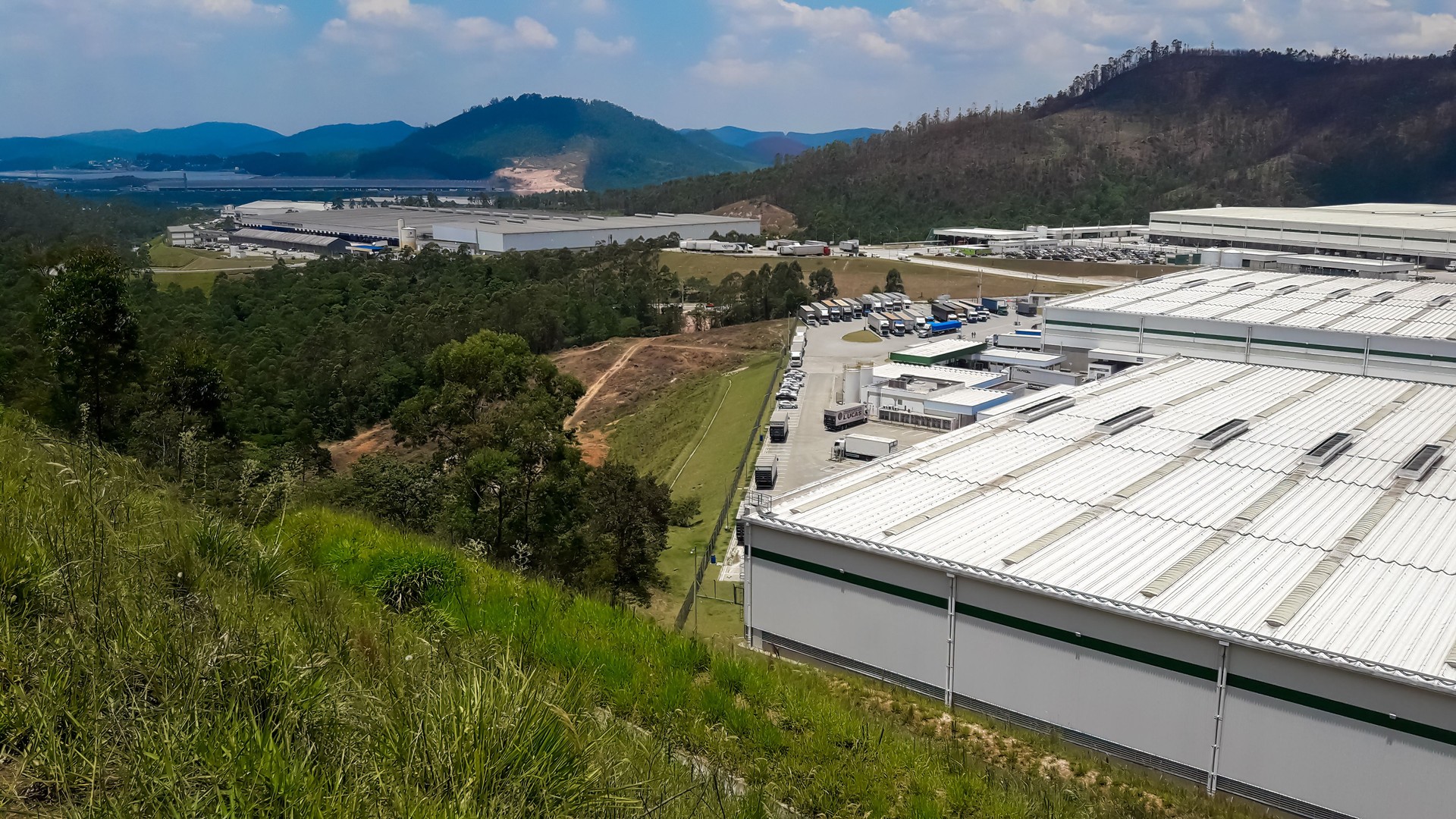 Very large storage logistic shed.